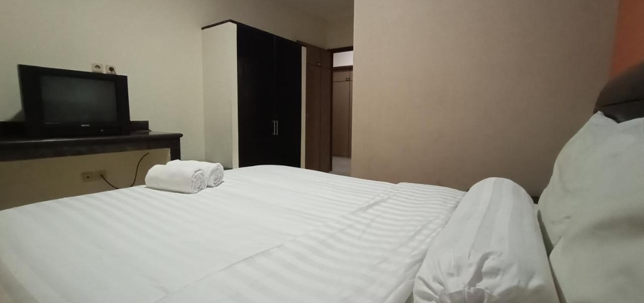 Votel Hotel Tulungagung Exterior photo