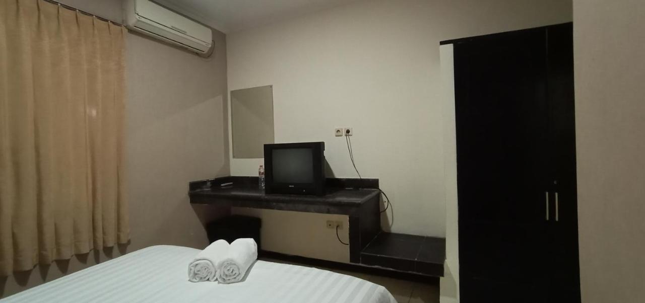 Votel Hotel Tulungagung Exterior photo