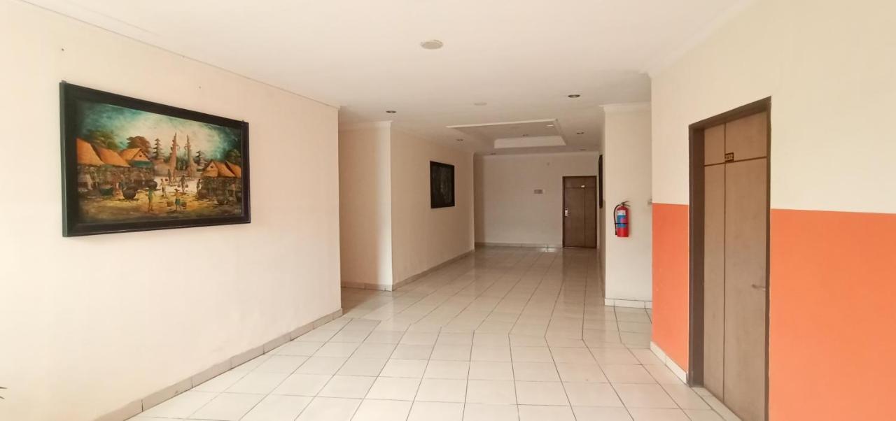 Votel Hotel Tulungagung Exterior photo