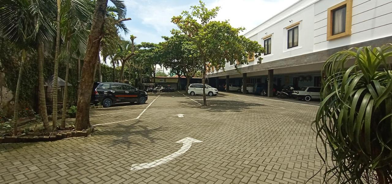 Votel Hotel Tulungagung Exterior photo