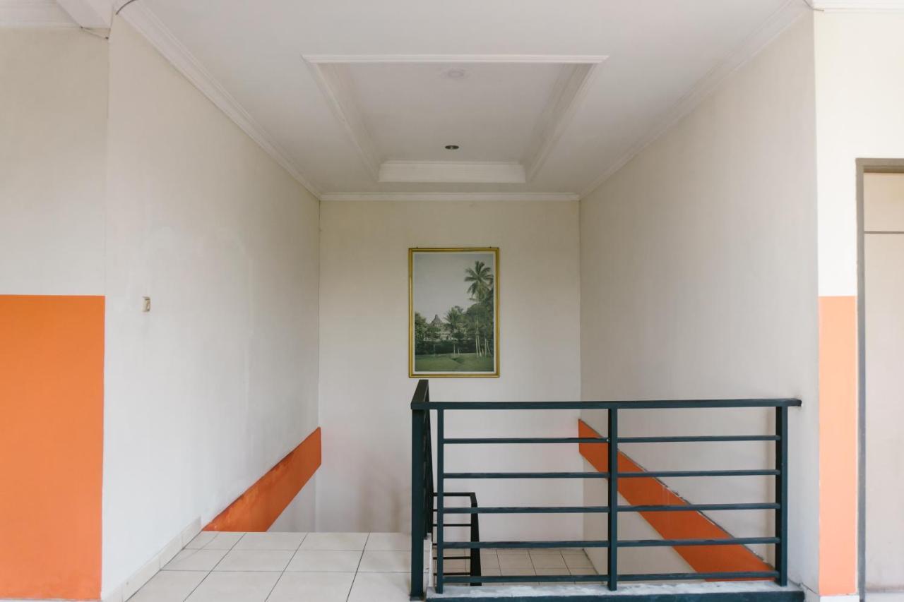 Votel Hotel Tulungagung Exterior photo