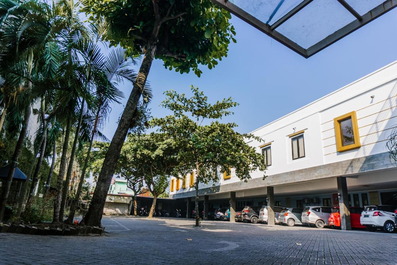 Votel Hotel Tulungagung Exterior photo